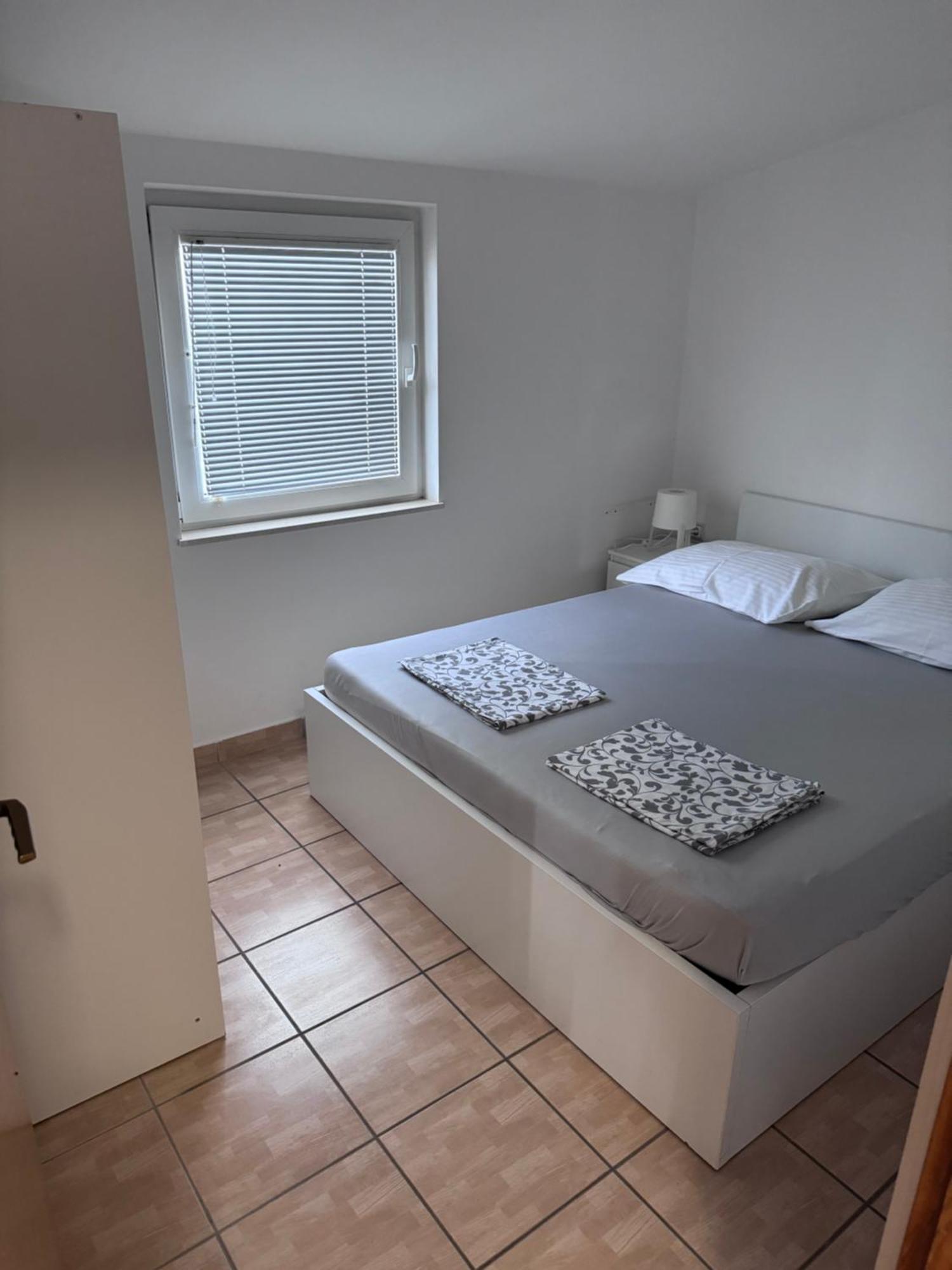 Apartmani Bruno Vrsi Extérieur photo